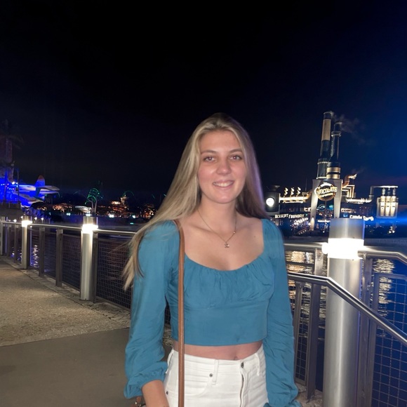 Meet your Posher, Jolie - Picture 1 of 1